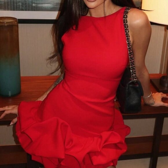 Red Women's Sexy Pleated Mini Dress - Picture 2 of 3